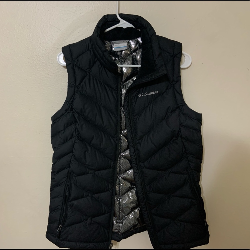 Brand new Columbia Vest!!